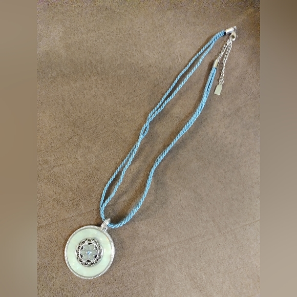 1928 Medallion Necklace - Picture 4 of 6